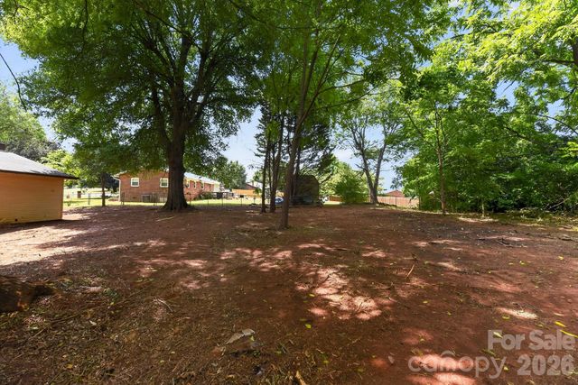 1393 Field Circle, Hickory, NC 28602