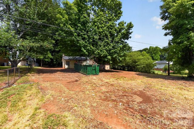 1393 Field Circle, Hickory, NC 28602