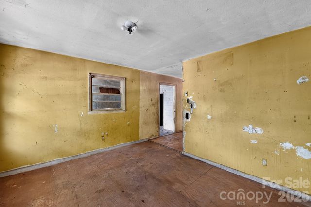 1393 Field Circle, Hickory, NC 28602