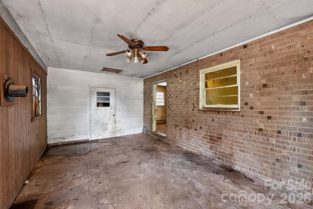1393 Field Circle, Hickory, NC 28602