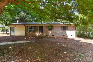 1393 Field Circle, Hickory, NC 28602