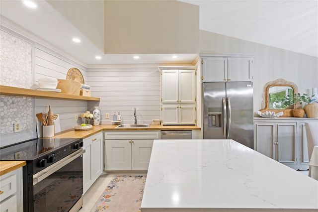 2209 UTOPIAN DRIVE E 307, Clearwater, FL 33763