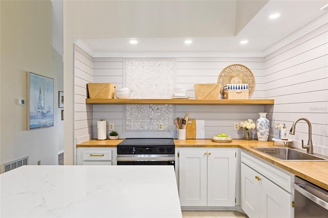 2209 UTOPIAN DRIVE E 307, Clearwater, FL 33763