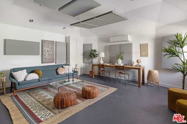 2589 El Sol Avenue, Altadena, CA 91001