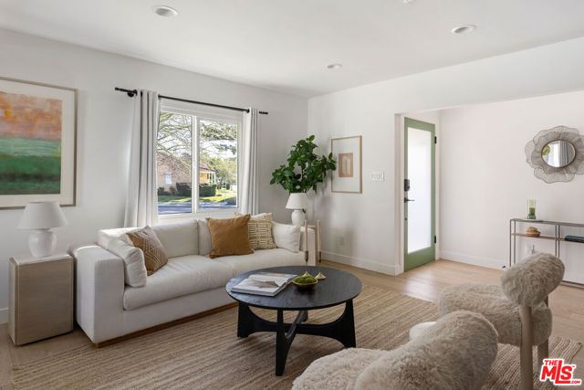 2589 El Sol Avenue, Altadena, CA 91001