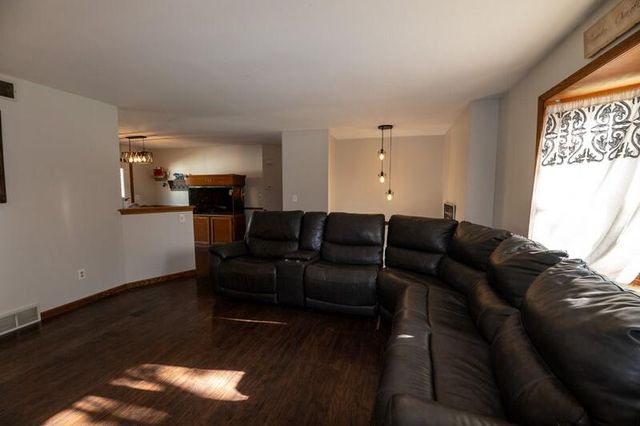 1952 Garland AVENUE, Waukesha, WI 53188