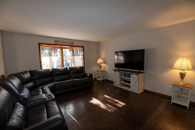 1952 Garland AVENUE, Waukesha, WI 53188