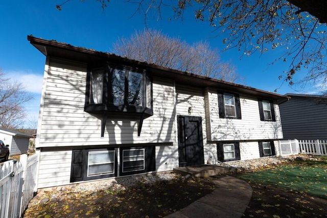 1952 Garland AVENUE, Waukesha, WI 53188