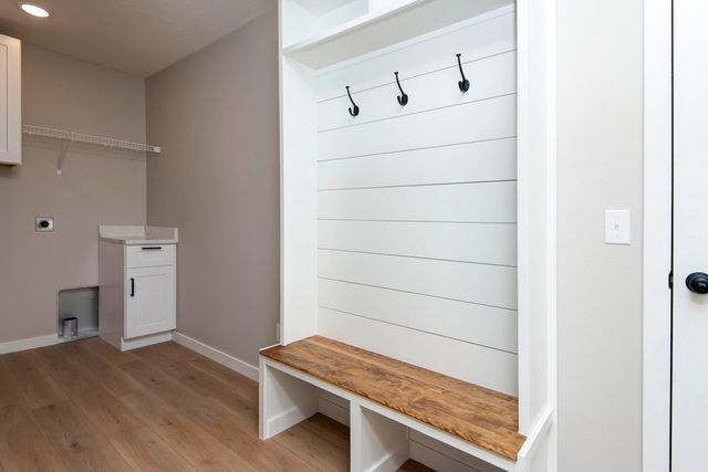 1197 W Warren Avenue, Ozark, MO 65721