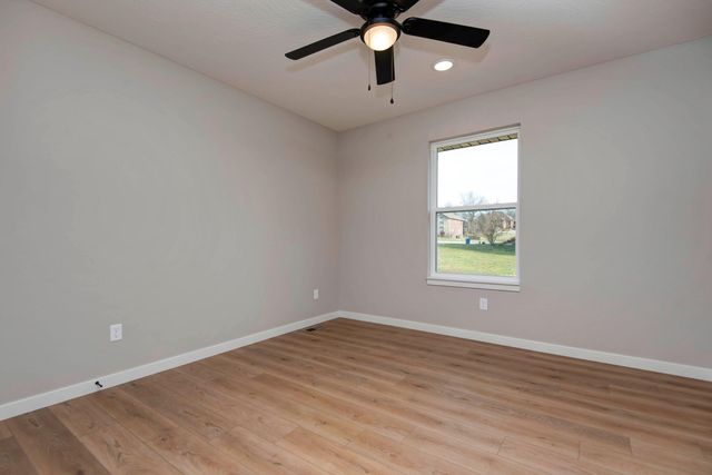 1197 W Warren Avenue, Ozark, MO 65721