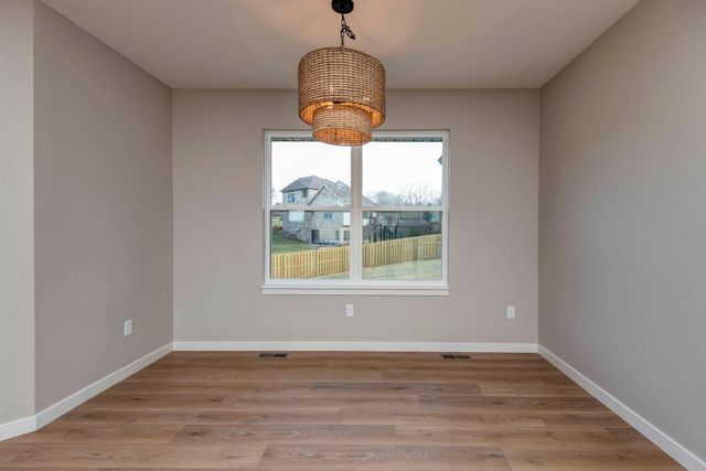 1197 W Warren Avenue, Ozark, MO 65721