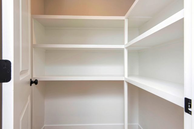 1197 W Warren Avenue, Ozark, MO 65721