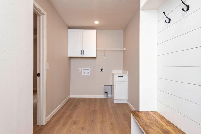 1197 W Warren Avenue, Ozark, MO 65721