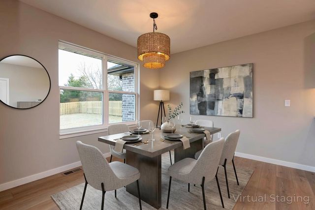 1197 W Warren Avenue, Ozark, MO 65721