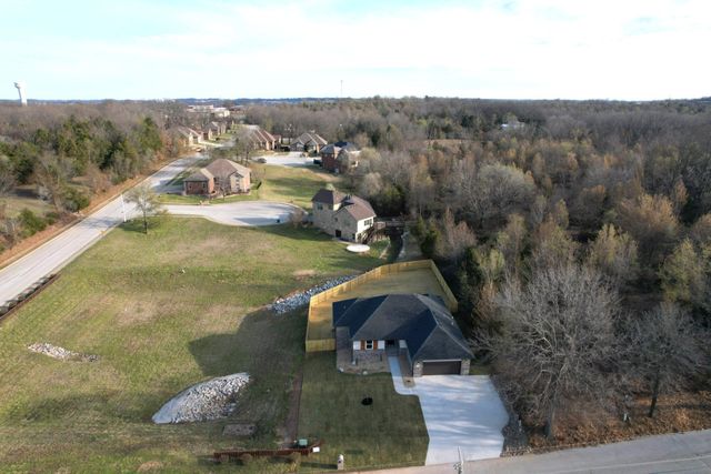 1197 W Warren Avenue, Ozark, MO 65721