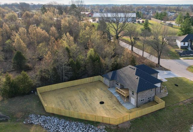 1197 W Warren Avenue, Ozark, MO 65721