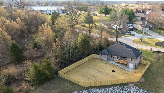 1197 W Warren Avenue, Ozark, MO 65721