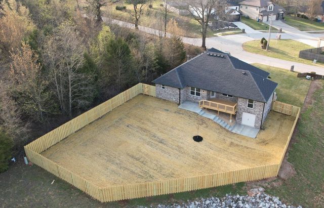 1197 W Warren Avenue, Ozark, MO 65721