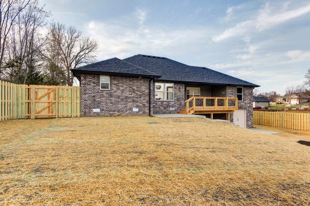 1197 W Warren Avenue, Ozark, MO 65721