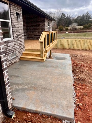 1197 W Warren Avenue, Ozark, MO 65721