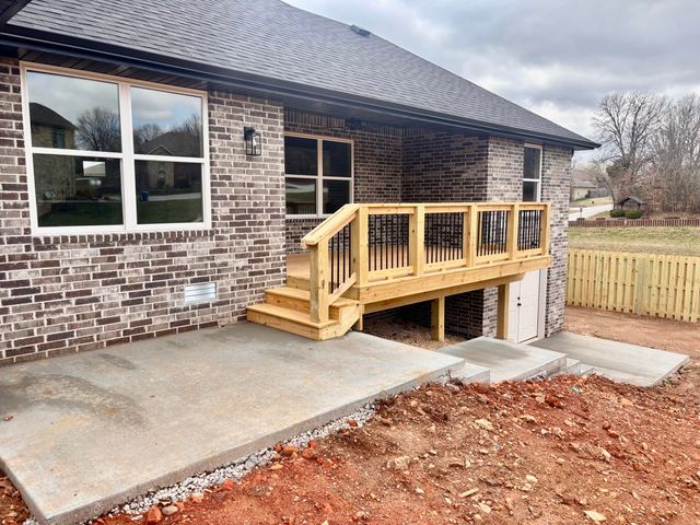 1197 W Warren Avenue, Ozark, MO 65721