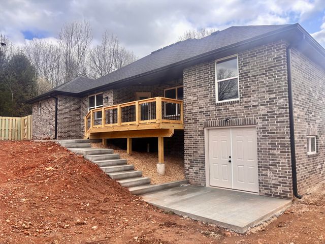 1197 W Warren Avenue, Ozark, MO 65721