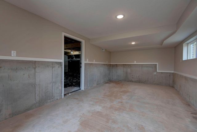 1197 W Warren Avenue, Ozark, MO 65721