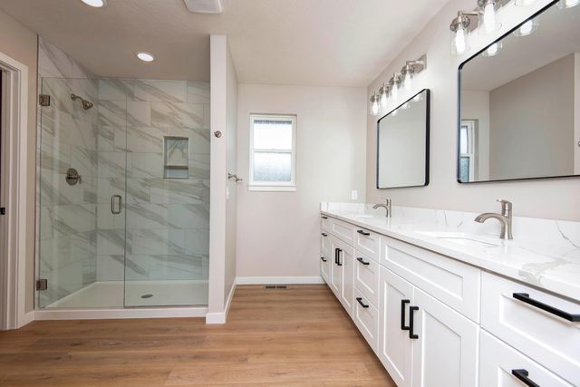 1197 W Warren Avenue, Ozark, MO 65721