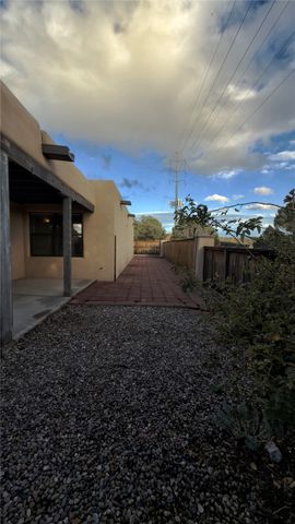 2816 Plaza Verde, Santa Fe, NM 87507