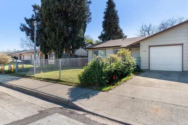 3524 Gardenia Street, Anderson, CA 96007