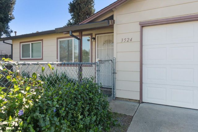 3524 Gardenia Street, Anderson, CA 96007