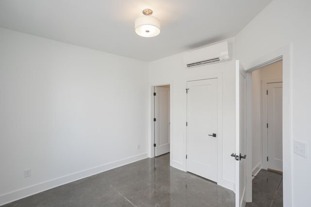 522 Cliff Cir, Nashville, TN 37218