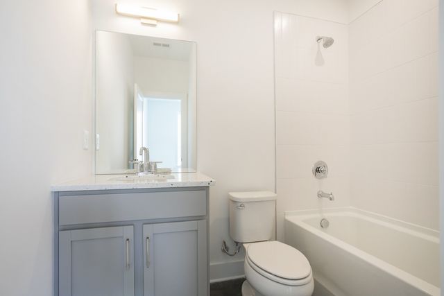 522 Cliff Cir, Nashville, TN 37218