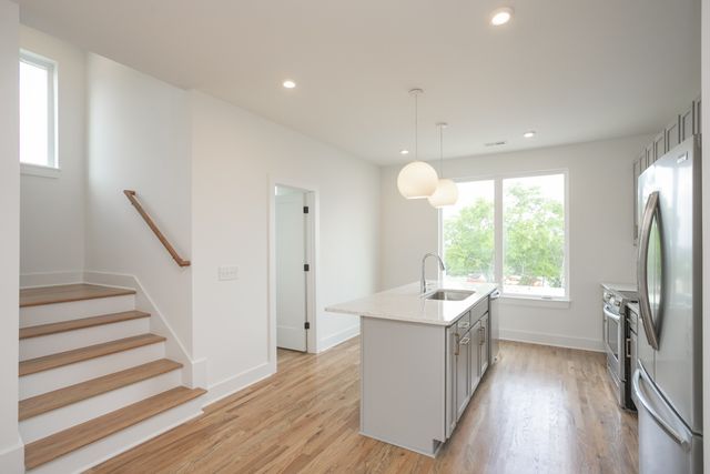 522 Cliff Cir, Nashville, TN 37218