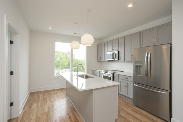 522 Cliff Cir, Nashville, TN 37218