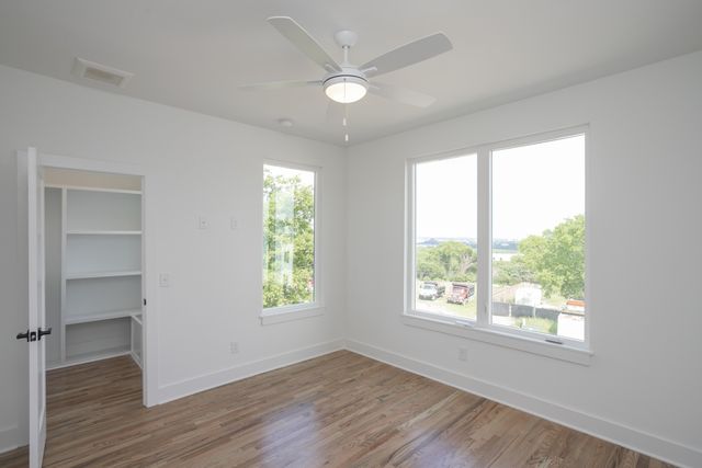 522 Cliff Cir, Nashville, TN 37218