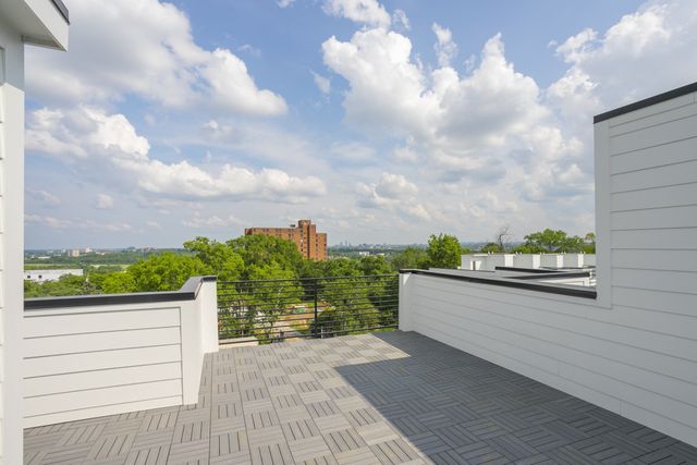 522 Cliff Cir, Nashville, TN 37218