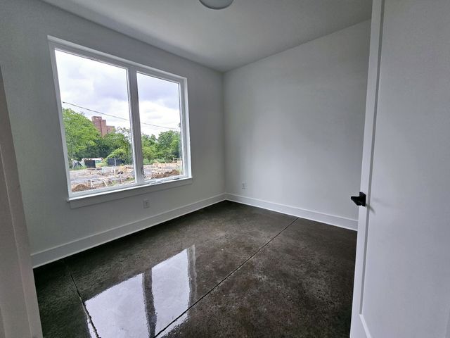 522 Cliff Cir, Nashville, TN 37218