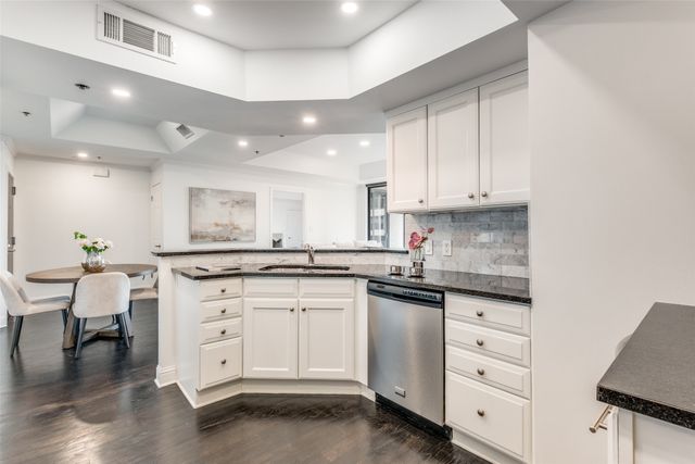 5909 Luther Lane 1006, Dallas, TX 75225