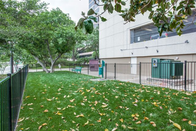 5909 Luther Lane 1006, Dallas, TX 75225