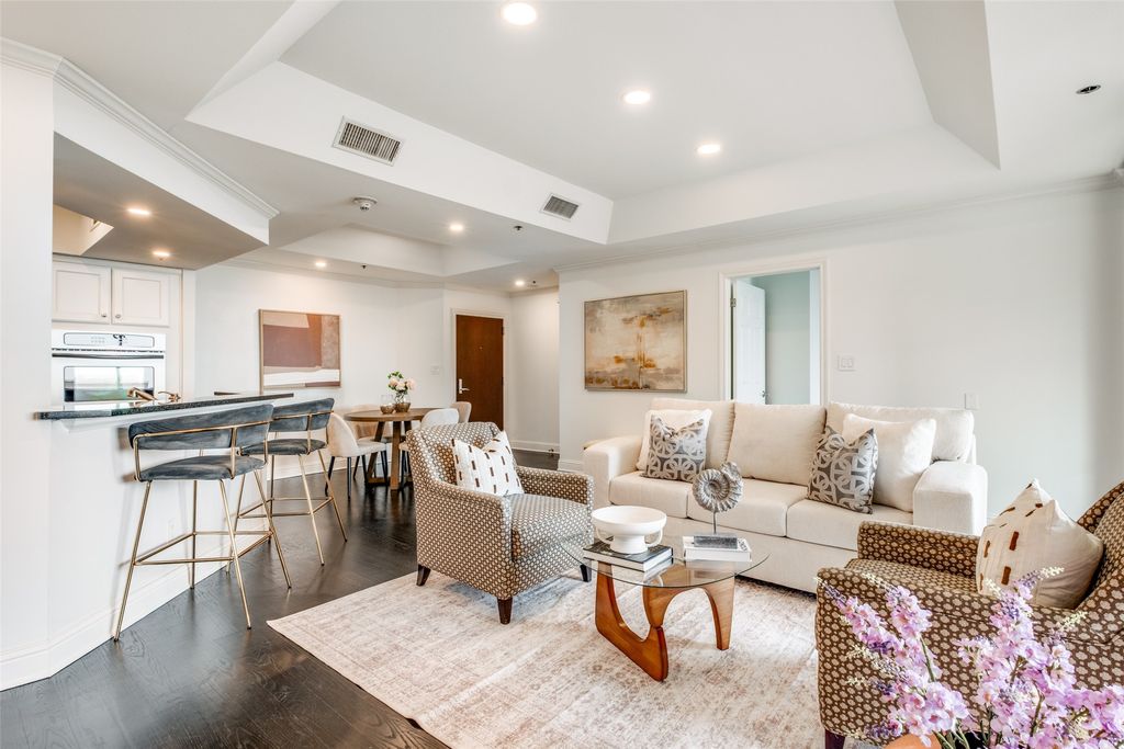5909 Luther Lane 1006, Dallas, TX 75225