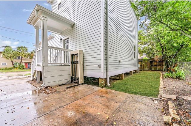 2311 Mary Moody Northern Street, Galveston, TX 77551