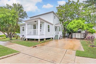 2311 Mary Moody Northern Street, Galveston, TX 77551