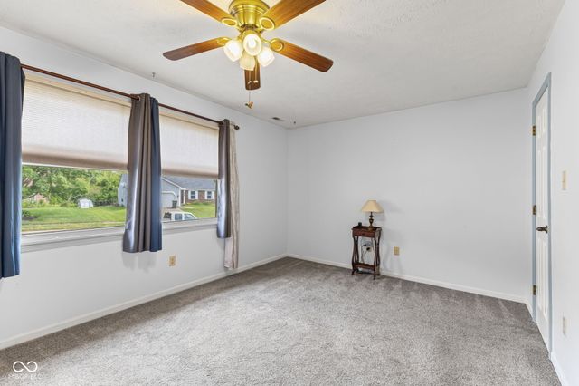 6433 Southern Lakes Drive N, Indianapolis, IN 46237