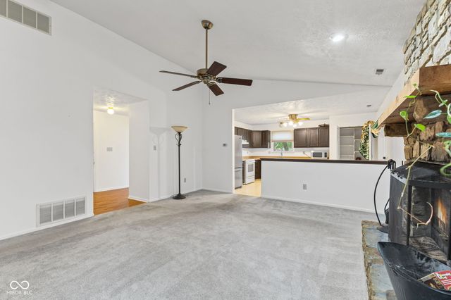 6433 Southern Lakes Drive N, Indianapolis, IN 46237