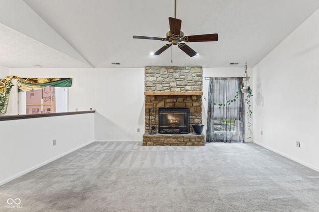 6433 Southern Lakes Drive N, Indianapolis, IN 46237