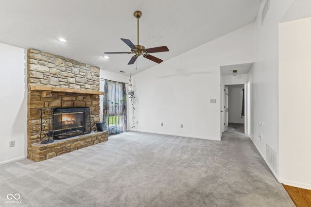 6433 Southern Lakes Drive N, Indianapolis, IN 46237