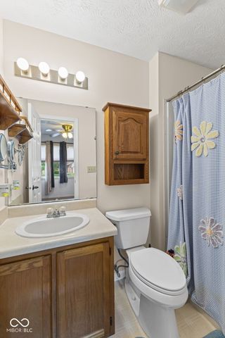 6433 Southern Lakes Drive N, Indianapolis, IN 46237