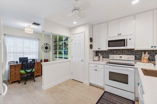 5452 Poppy Place D, Delray Beach, FL 33484