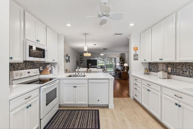 5452 Poppy Place D, Delray Beach, FL 33484